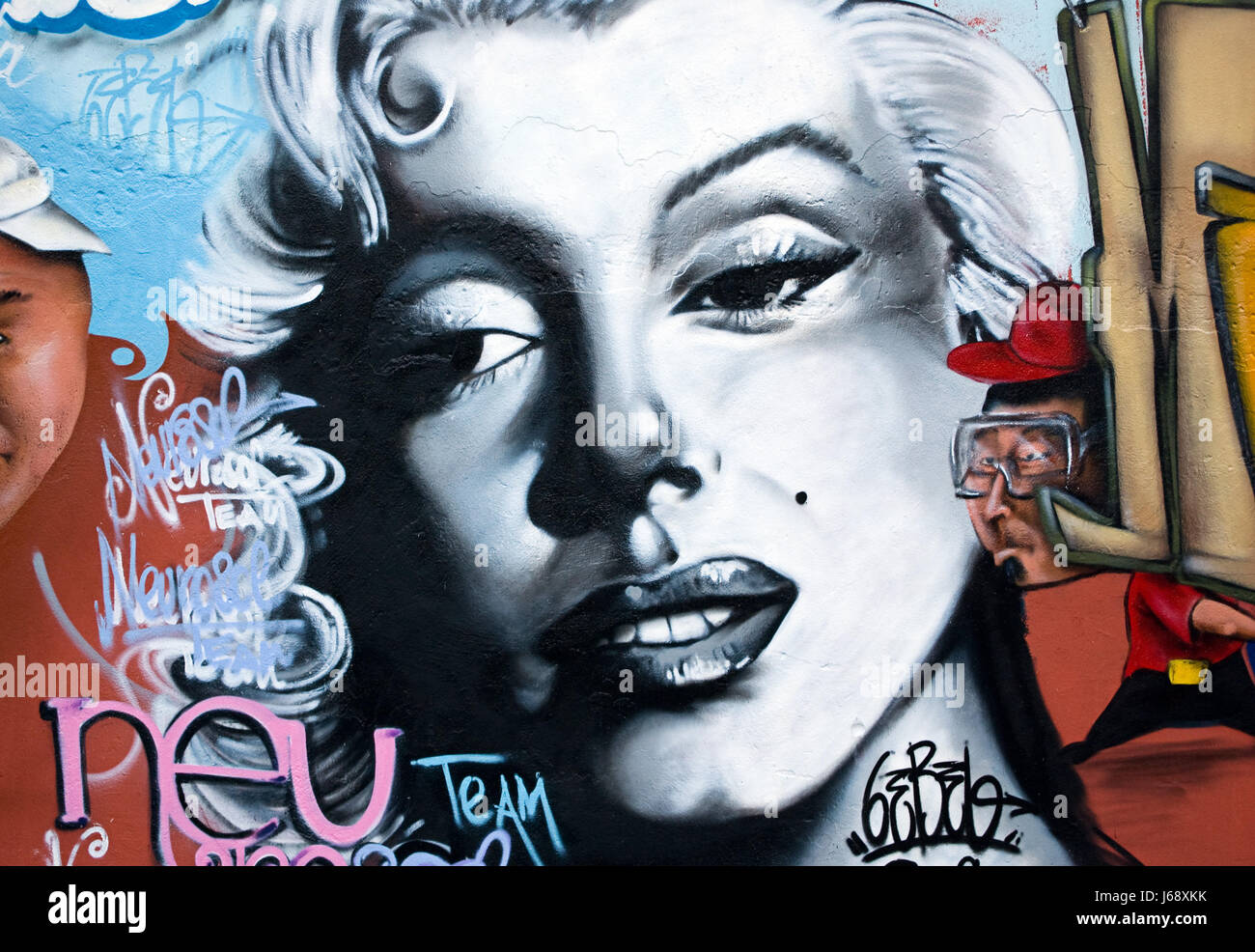 art wall daub graffiti grafitti urban art colour wall communication