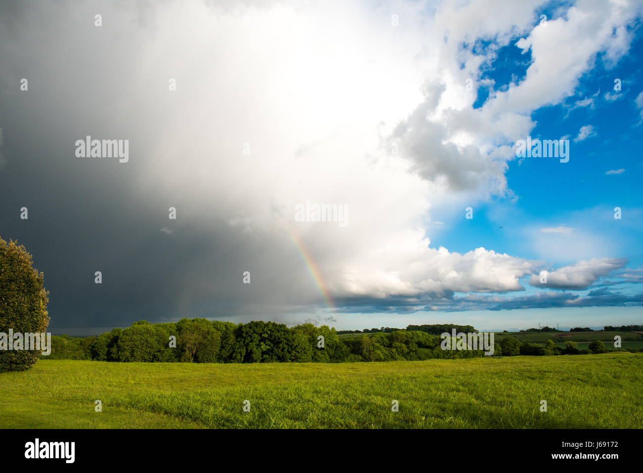 Winchester, Hampshire, United Kingdom. 19 May 2017. UK Weather, Flash