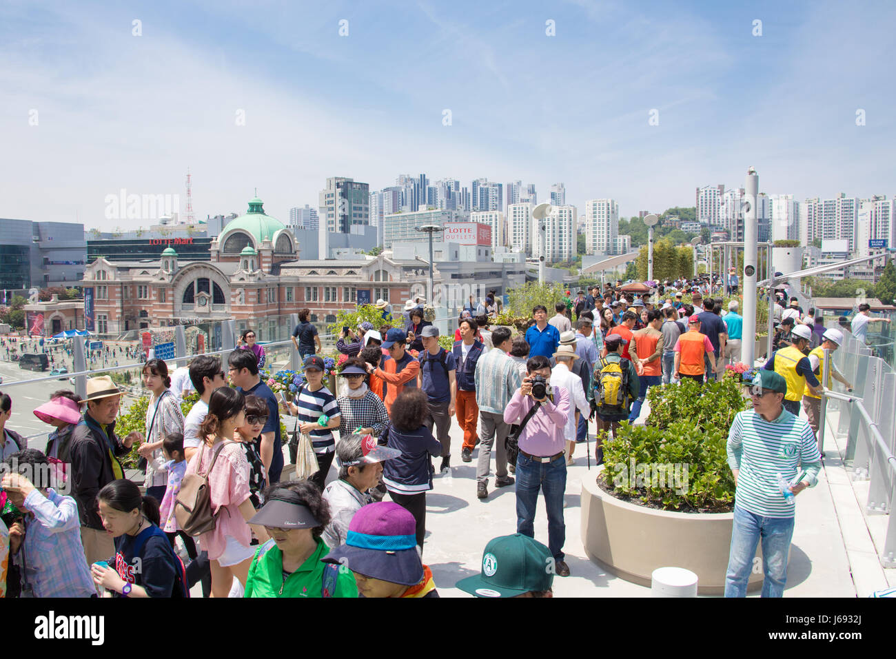 Seoul, South Korea. 20th May, 2017. Opening day of Seoullo 7017, Seoul