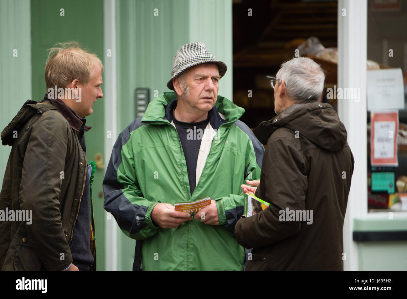 Aberystwyth Wales UK, Saturday 20 May 2017 General Election 2017: Supporters of Plaid Cymru out canvassing for votes in Aberystwyth on Saturday 20 May 2017. The Ceredigion constituency is currently held by Mark Williams of the Lib Dems Photo credit: Credit: keith morris /Alamy Live News Stock Photo
