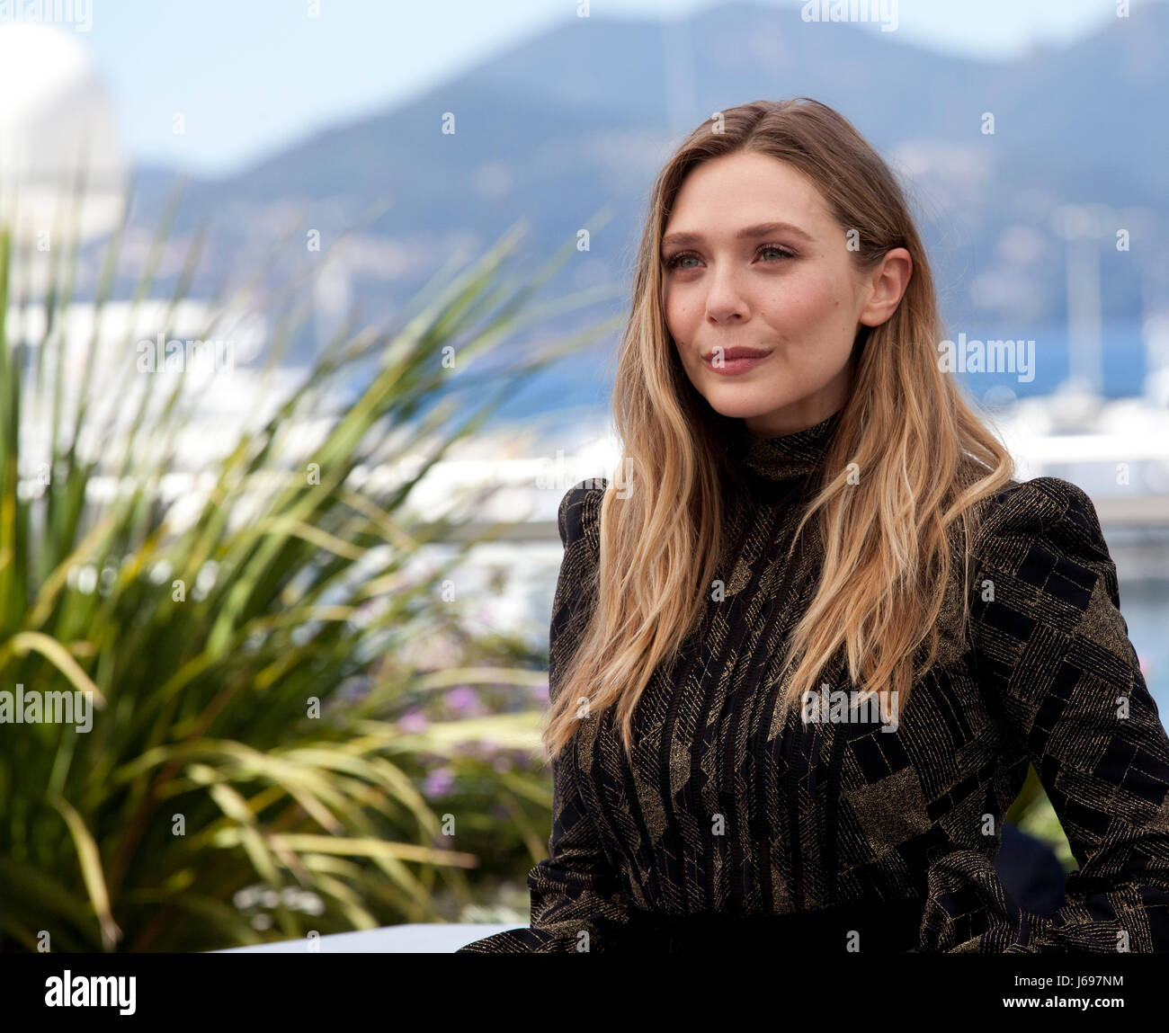 Elizabeth olsen and wind river hi-res stock photography and images