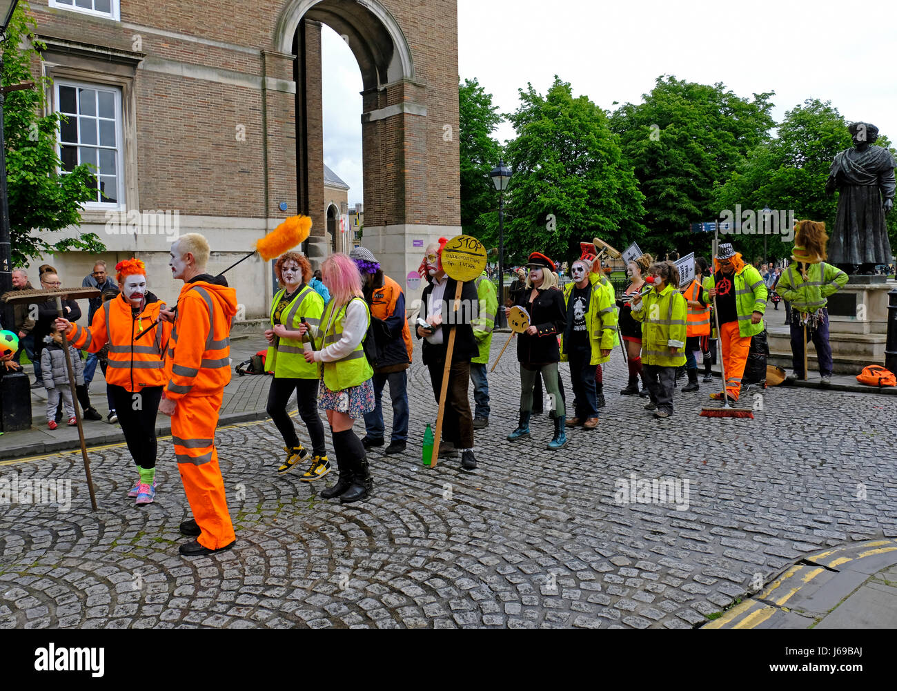 Bristol, UK. 20th May, 2017. Doghouse and friends shoot a video for the song “Public Services Ltd”. Keith Ramsey/Alamy Live News Stock Photo