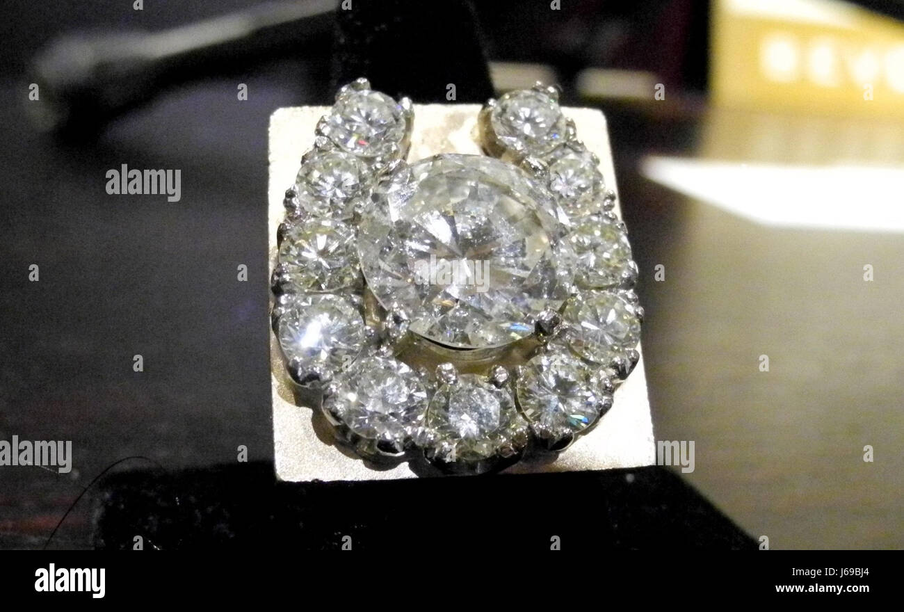 Elvis horseshoe shop ring