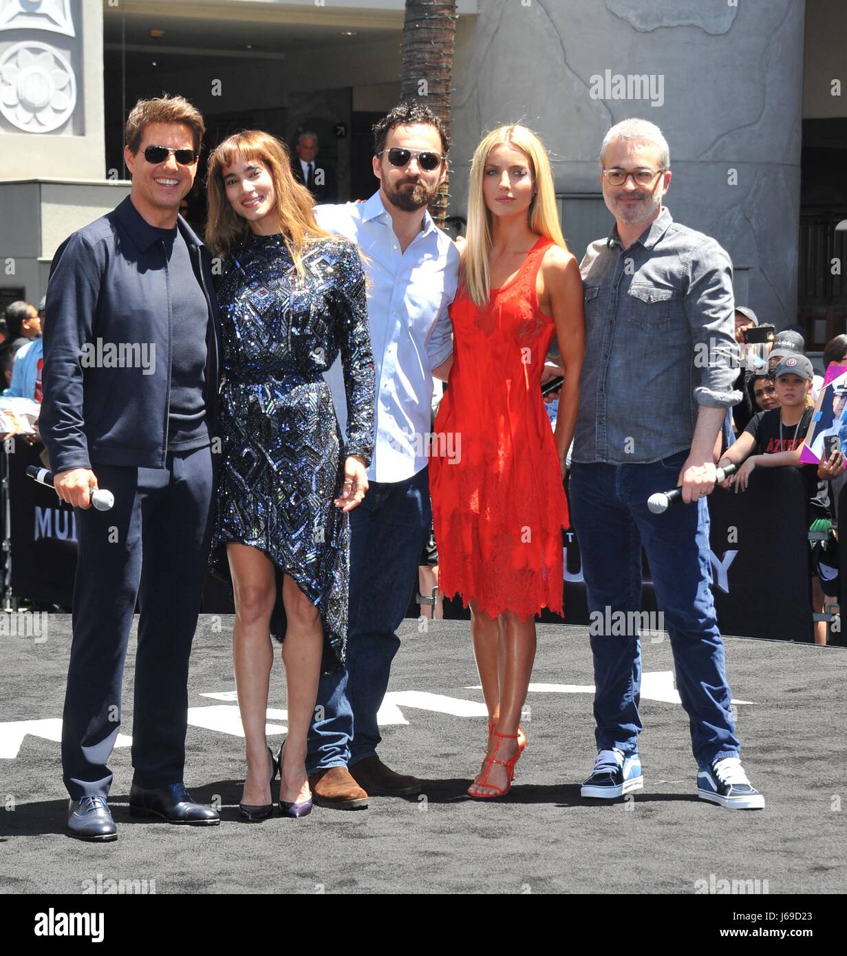 Los Angeles, CA, USA. 20th May, 2017. Tom Criuse, Sofia Boutella, Jake Johnson, Annabelle Wallis, Alex Kurtzman at arrivals for THE MUMMY Day, Hollywood and Highland Center, Los Angeles, CA May 20, 2017. Credit: Dee Cercone/Everett Collection/Alamy Live News Stock Photo