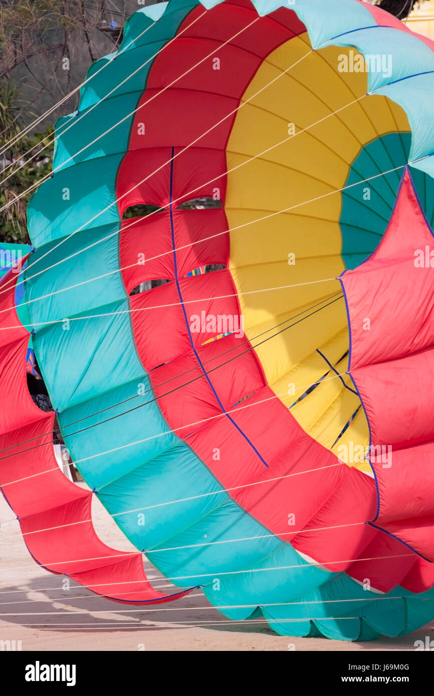 Parachute silk hi-res stock photography and images - Alamy