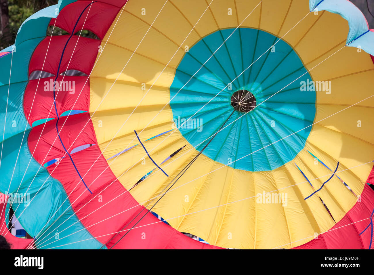 Parachute silk hires stock photography and images Alamy