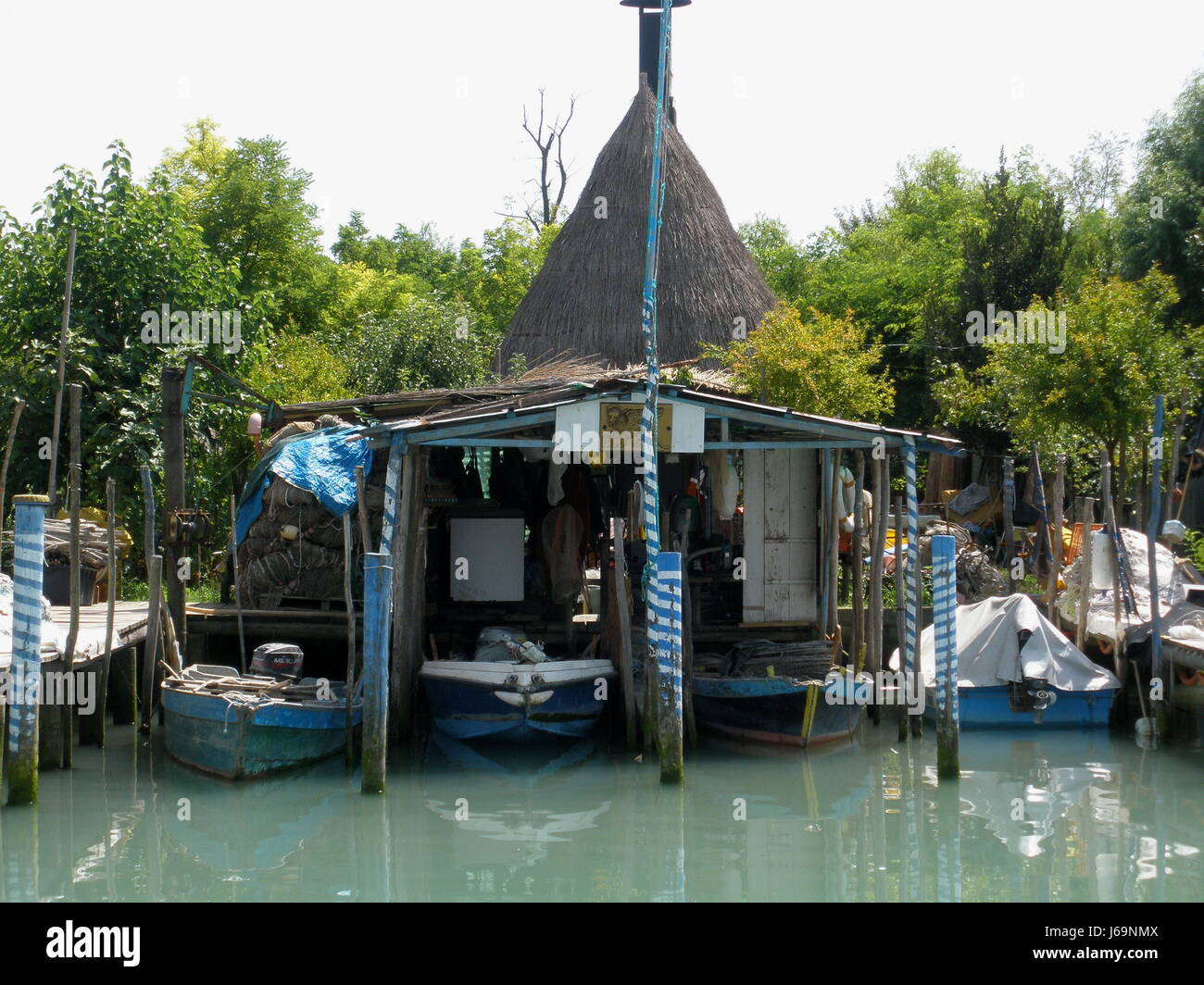 Italy rowing boat by the boathouse hi-res stock photography and images ...