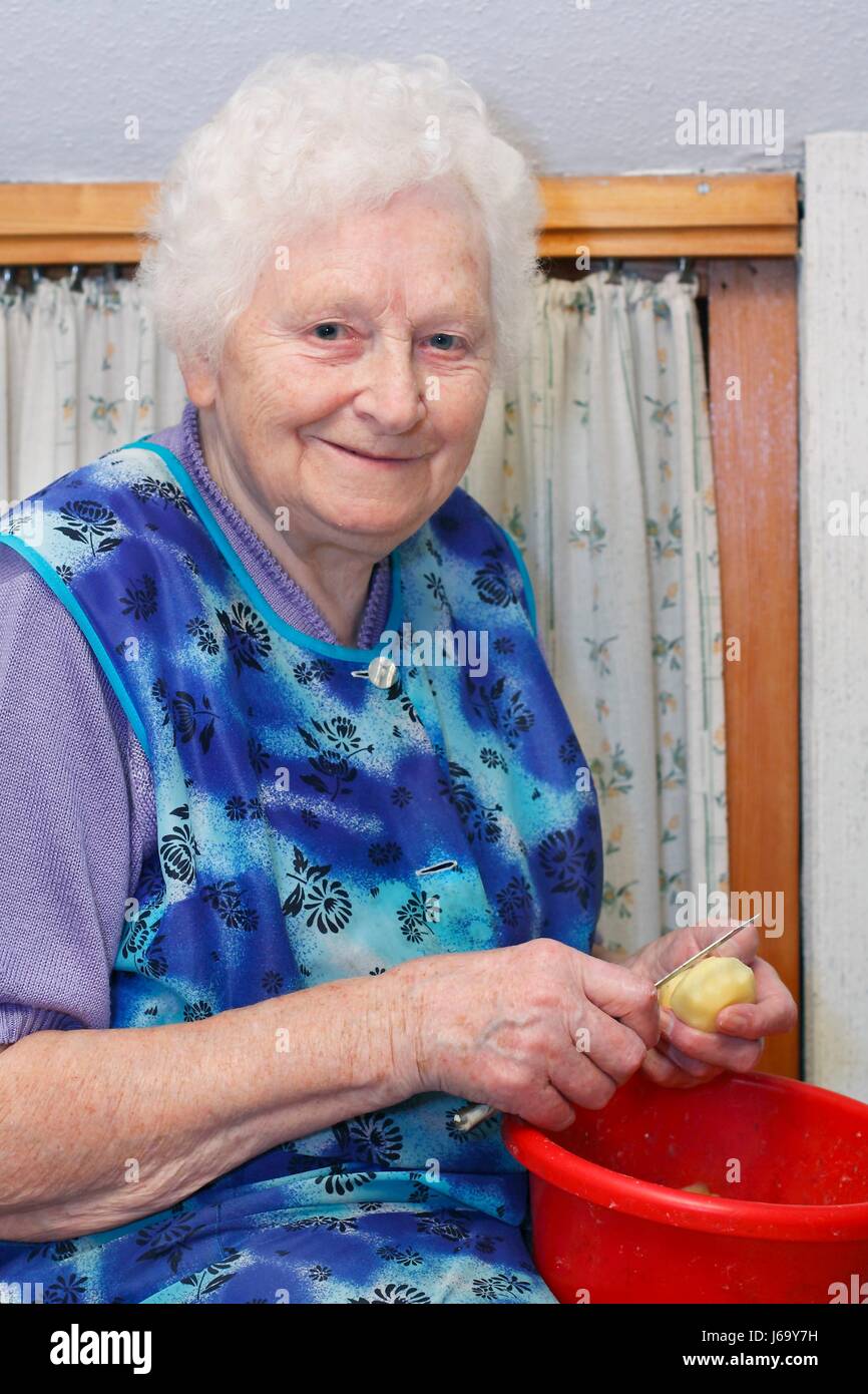 woman granny kitchen cuisine seniors senior citizens the elderly elderly people Stock Photo