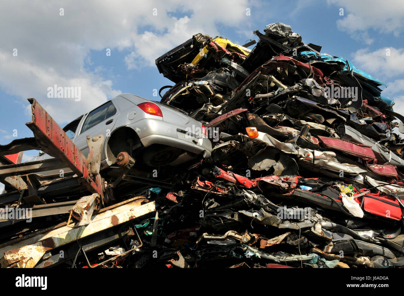 Car recycling melt hi-res stock photography and images - Alamy