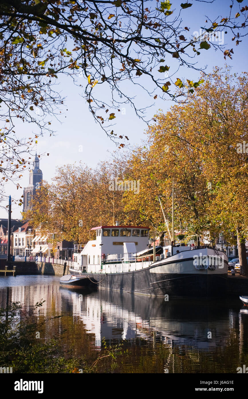 Boat boats ship ships water river hi-res stock photography and images ...