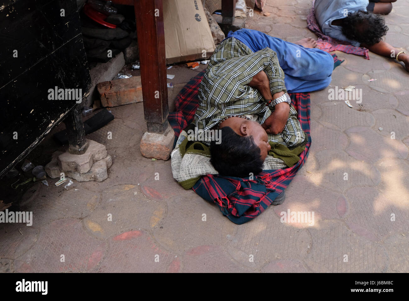 Homeless people sleeping on the footpath of Kolkata, India on February ...
