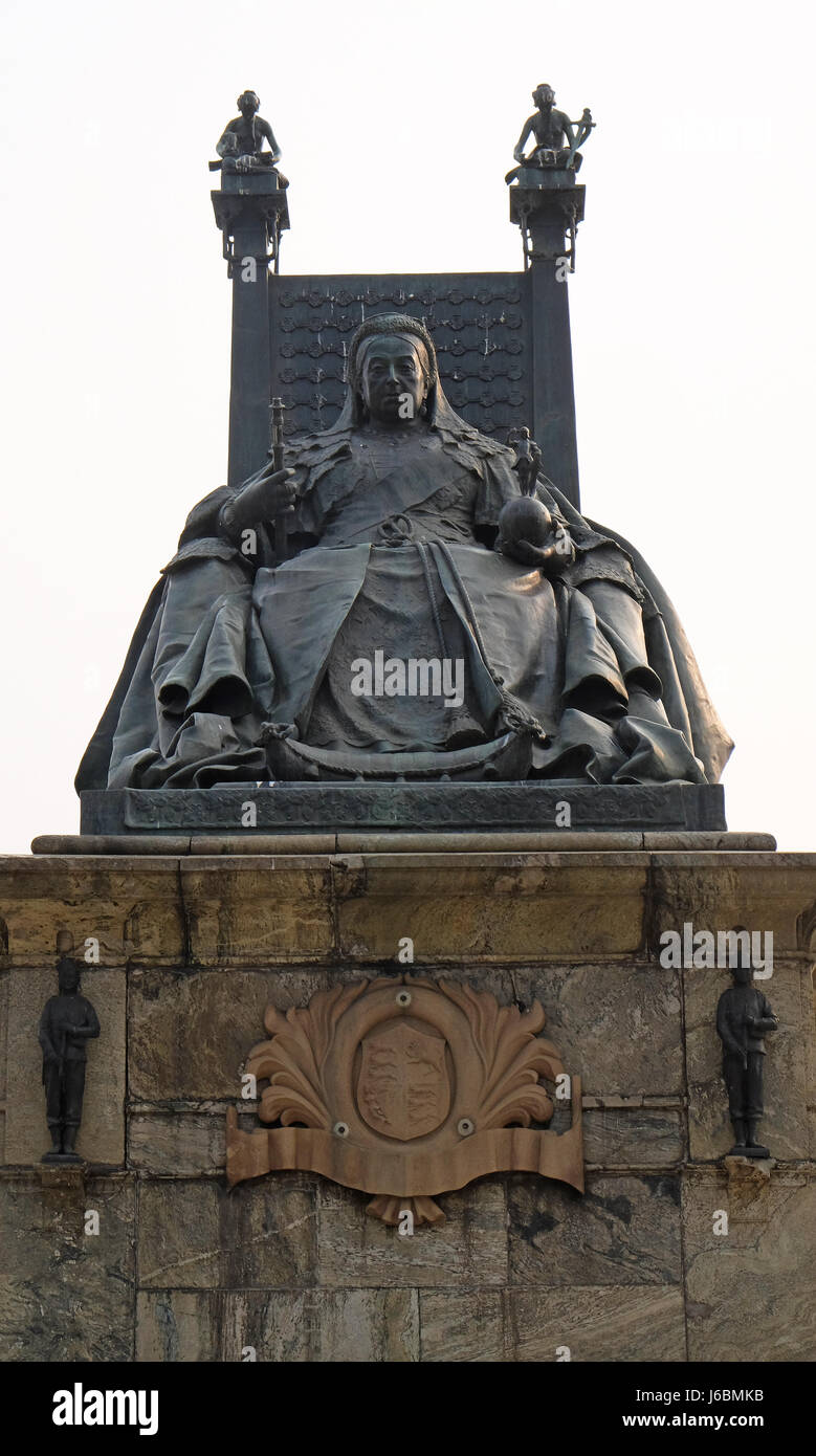 Queen victoria statue in india hires stock photography and images Alamy