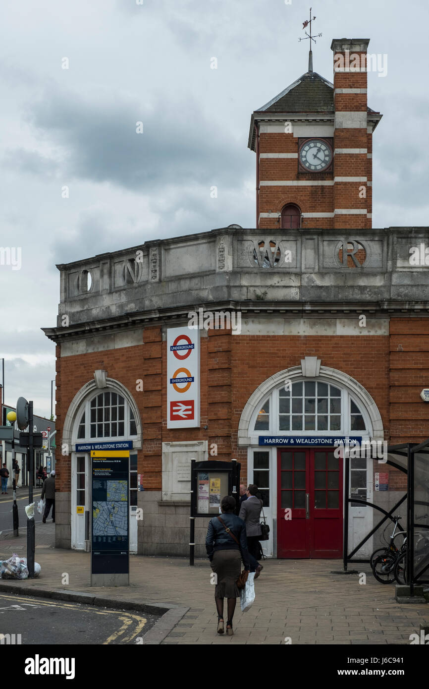Harrow & Wealdstone station Stock Photo Alamy
