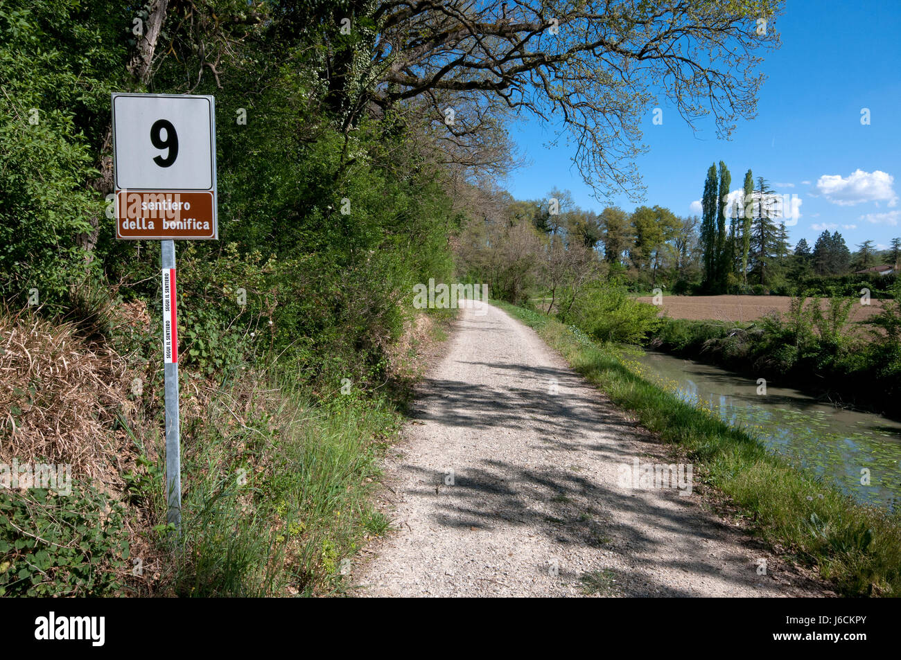 Hiking and biking trail of Bonifica (Sentiero della Bonifica) along Chiana Canal between Arezzo and Chiusi, Tuscany, Italy Stock Photo