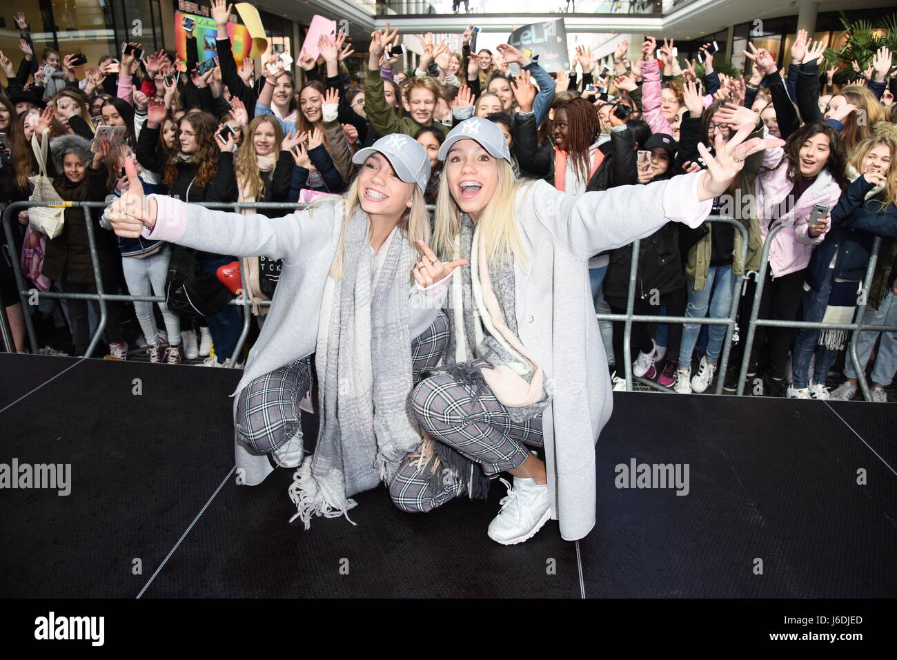 Where do lisa and lena live in germany