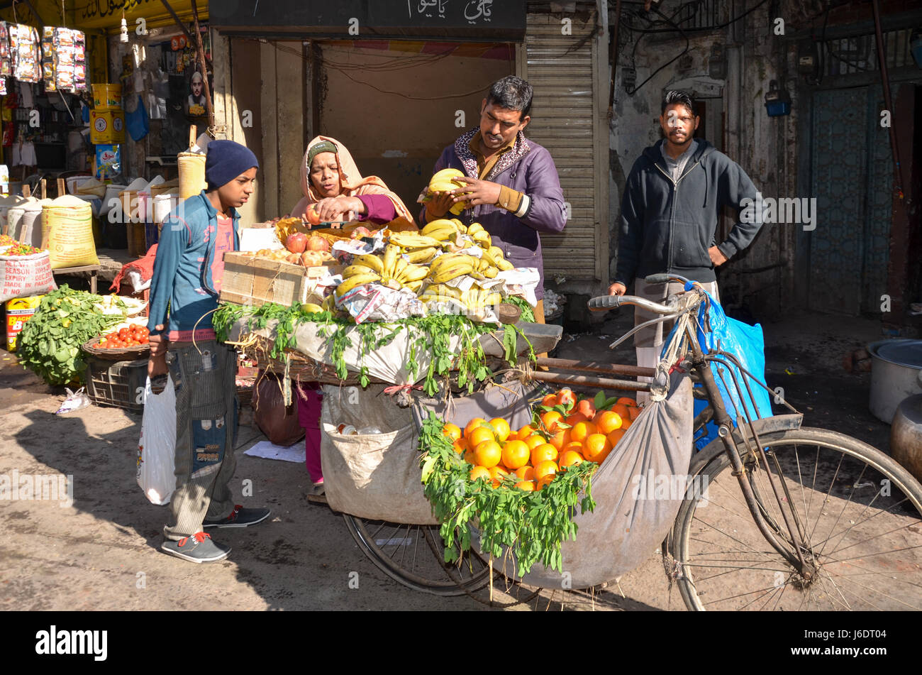 The Famous Food Street, Lahore, Punjab, Pakistan Stock Photo - Alamy
