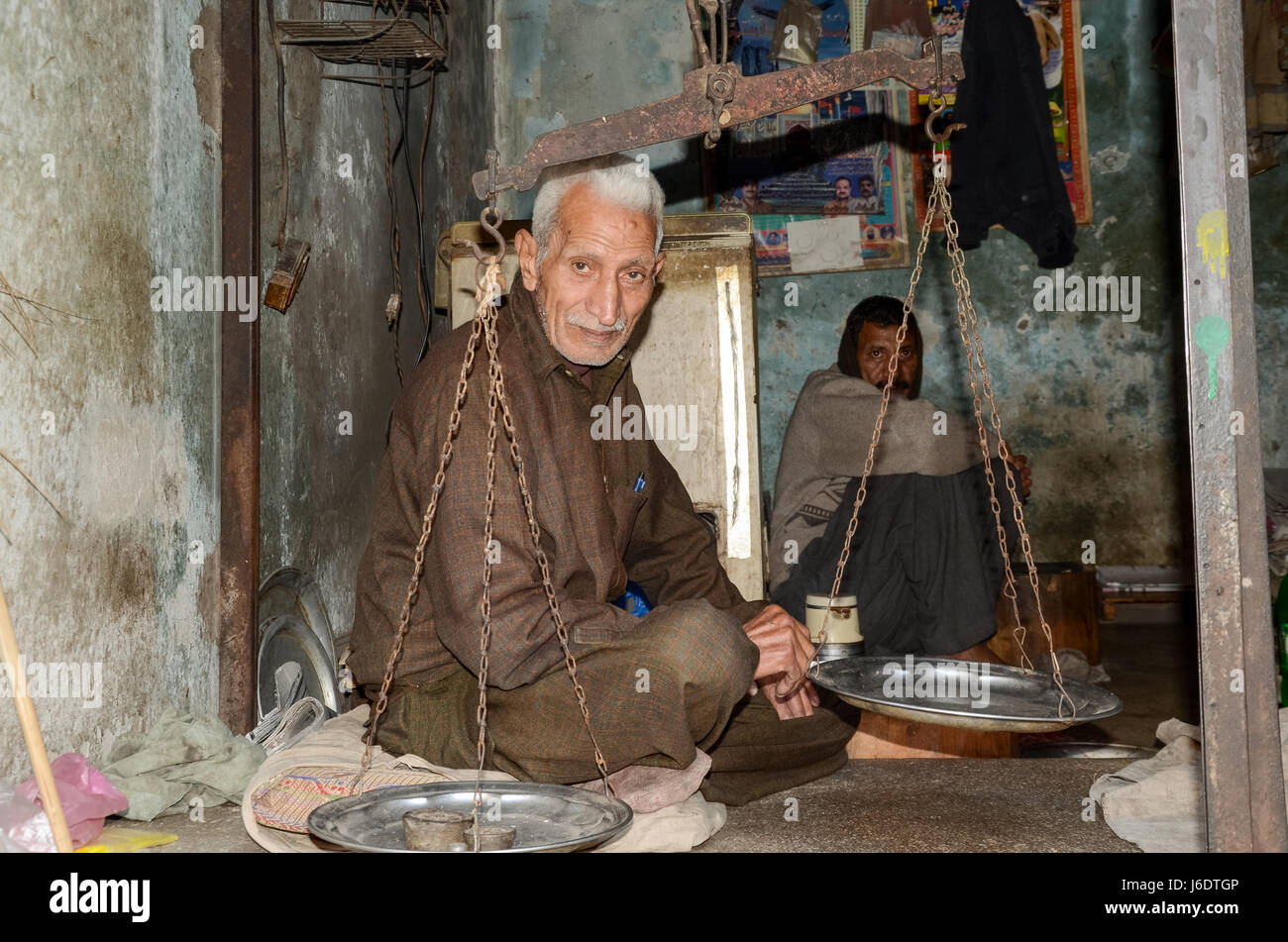 The Famous Food Street, Lahore, Punjab, Pakistan Stock Photo - Alamy