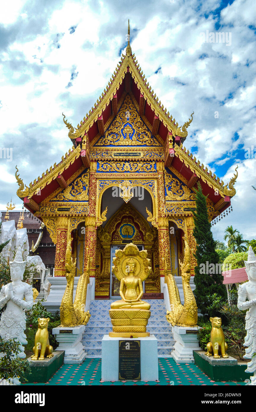 Chiang Rai, Thailand : January 2, 2017 - Wat Khrua Khrae (Wat Mangkol Thawararam) Stock Photo