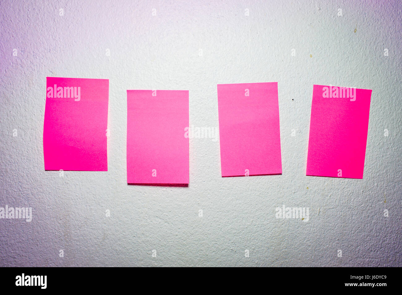 Postit on wall hi-res stock photography and images - Alamy