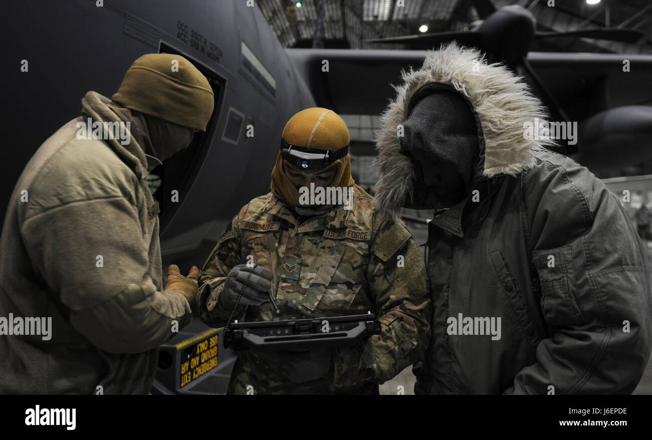 1st Special Operations Aircraft Maintenance Squadron Stock Photos & 1st ...