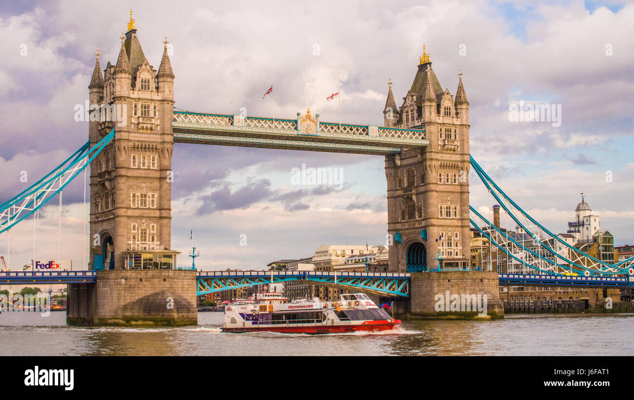 Tower Bridge over the River Thames, London, England Stock Photo