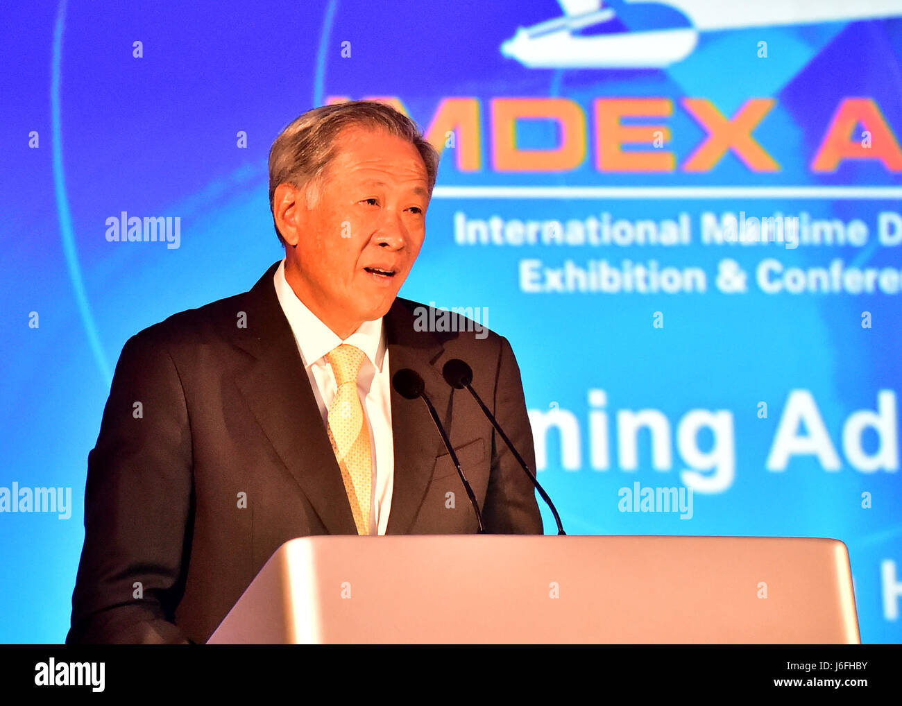 170516-N-QV906-022 SINGAPORE (March 16, 2017) Singapore Minister of Defense Dr. Ng Eng Hen delivers the opening remarks of The International Maritime Defense Exhibition 2017 (IMDEX-17) in at the Changi Exposition Center May 15. IMDEX-17 is hosted by the Republic of Singapore and is one of the largest maritime exhibitions in the Asia Pacific and features a trade show and a series of multilateral exercises and exchanges.  Twenty seven ships from 18 navies along with chiefs of navy from nations around the globe will participate in IMDEX 17. (U.S. Navy photo by Mass Communication Specialist 1st Cl Stock Photo