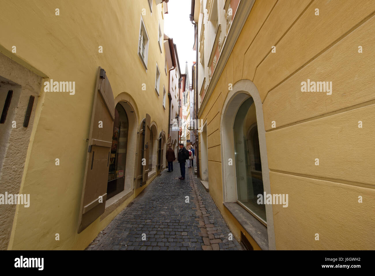 Regensburg (von lateinisch Castra Regina; auch lat. Ratisbona und Ratispona) ist die Hauptstadt des Regierungsbezirks Oberpfalz mit Sitz der Regierung Stock Photo