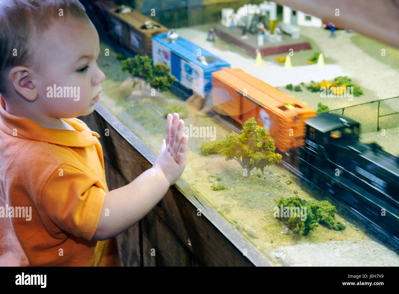 Roanoke Virginia,Virginia Museum of Transportation,O gauge Model Train Layout,exhibit exhibition collection,miniature,boy boys,male kid kids child chi Stock Photo