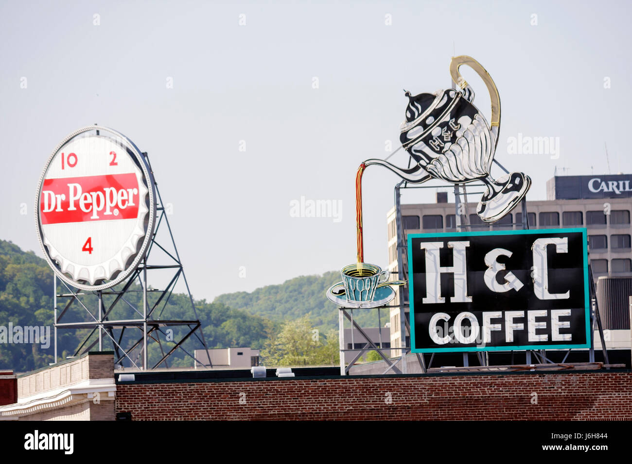 Roanoke Virginia,Williamson Road,historic neon signs,Dr Pepper,H & C