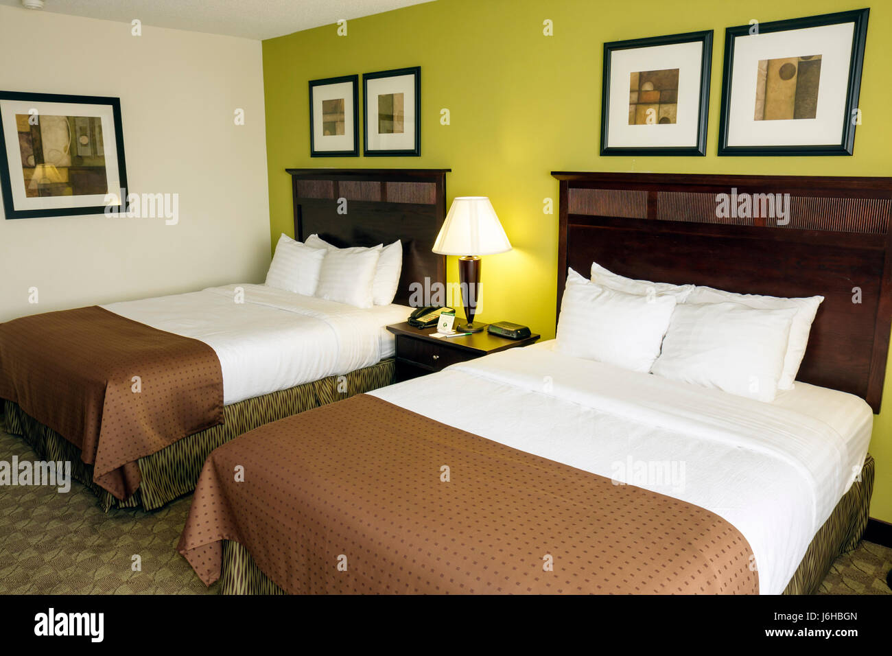 Virginia Roanoke,Holiday Inn,Tanglewood,chain,lodging,hotel,guest room,double bed,queen size,lamps,decor,interior design,VA090622043 Stock Photo