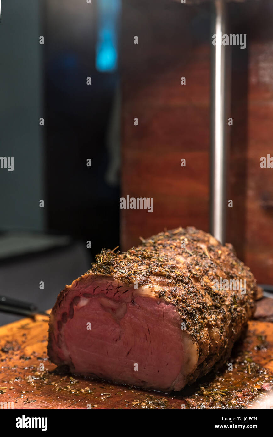 Carving of Wagyu beef roast Stock Photo Alamy