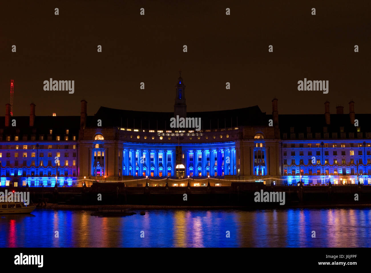 County hall in london hi-res stock photography and images - Alamy