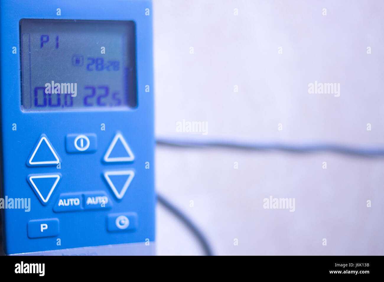 Physical therapy mecical clinic physiotherapy electrical impulse shock treatment for leg injury