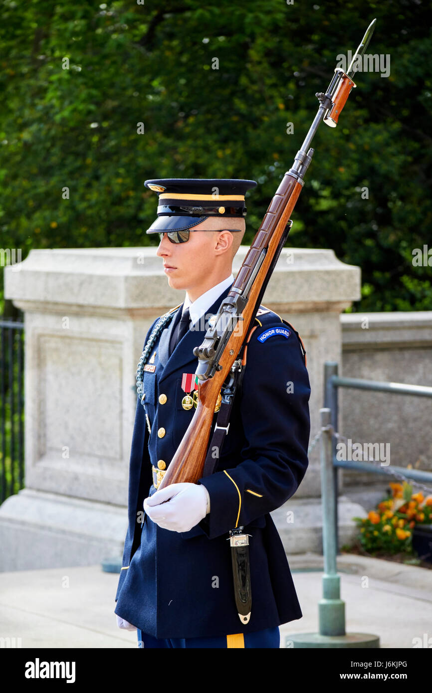 honor guard tomb guard sentinel at the tomb of the unknowns arlington cemetery Washington DC USA Stock Photo
