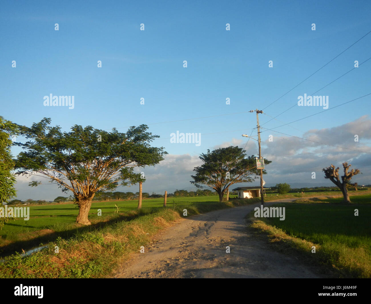 The Cuayang Bugtong Welcome Arch in Candaba, Pampanga, serves as a ...