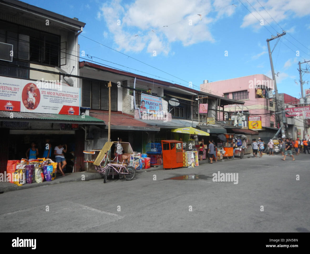 07094 J. P. Rizal Mabini Street Market Puregold Ever Maypajo Caloocan City  27 Stock Photo - Alamy