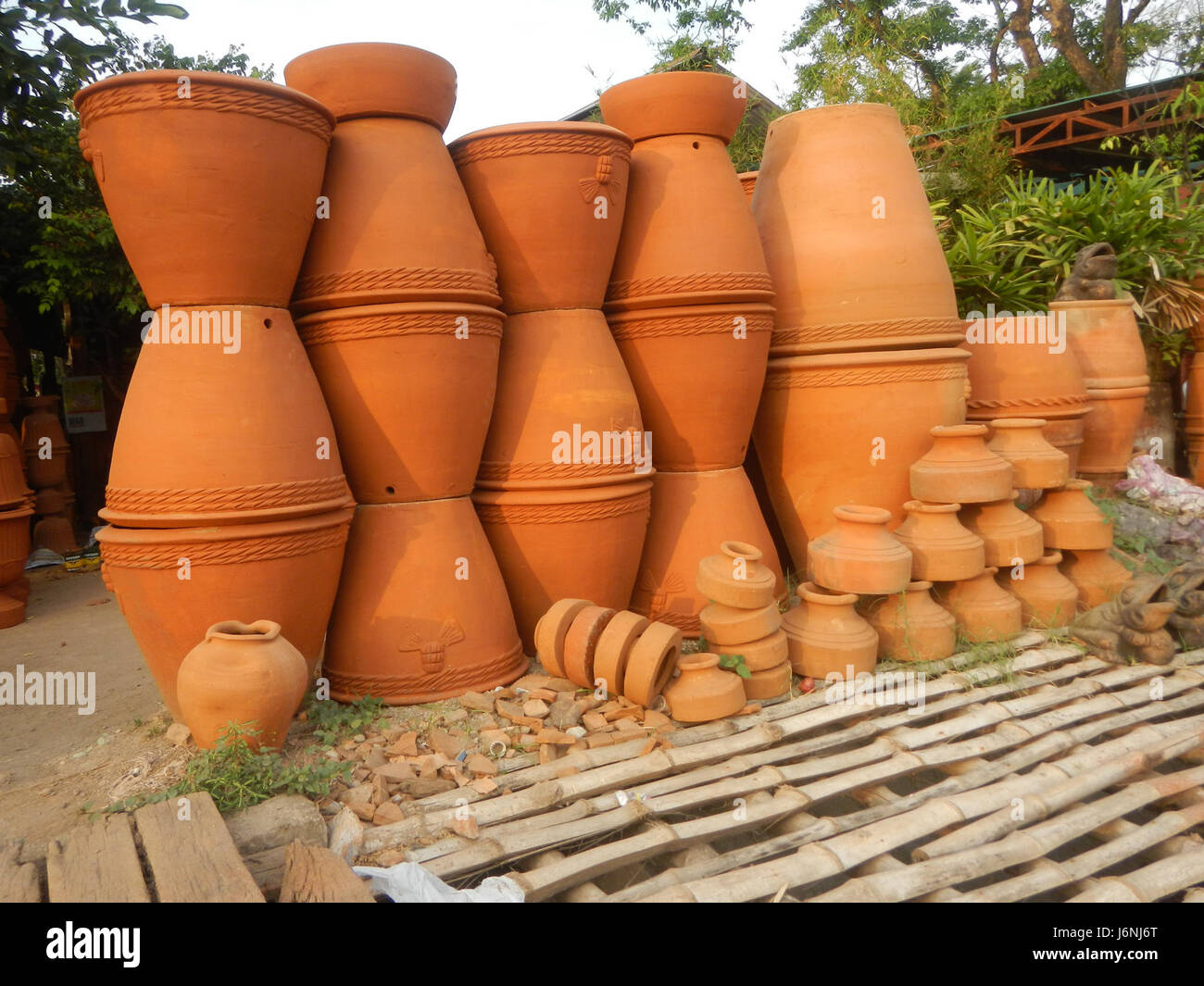 07811 Pottery in the Philippines in the Garden City of Guiguinto