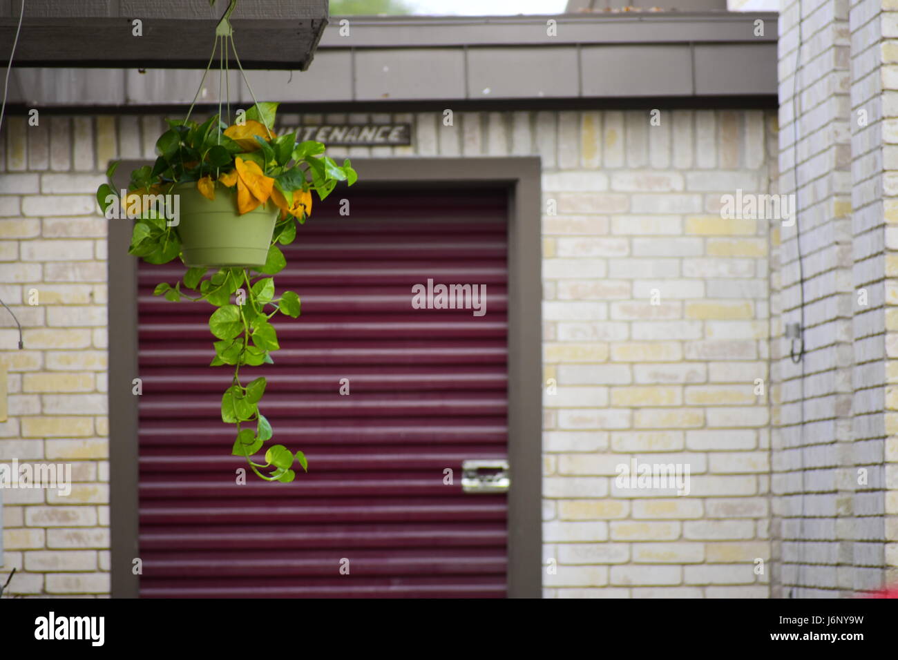 Overhanging wall hires stock photography and images Alamy