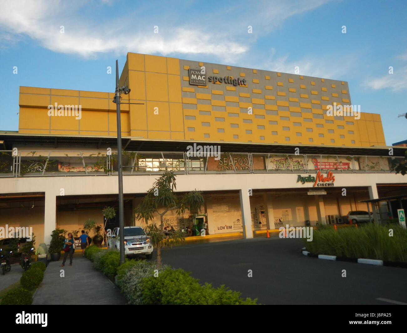 07935 Exterior of Circuit Lane Ayala Malls Circuit Carmona Makati 15