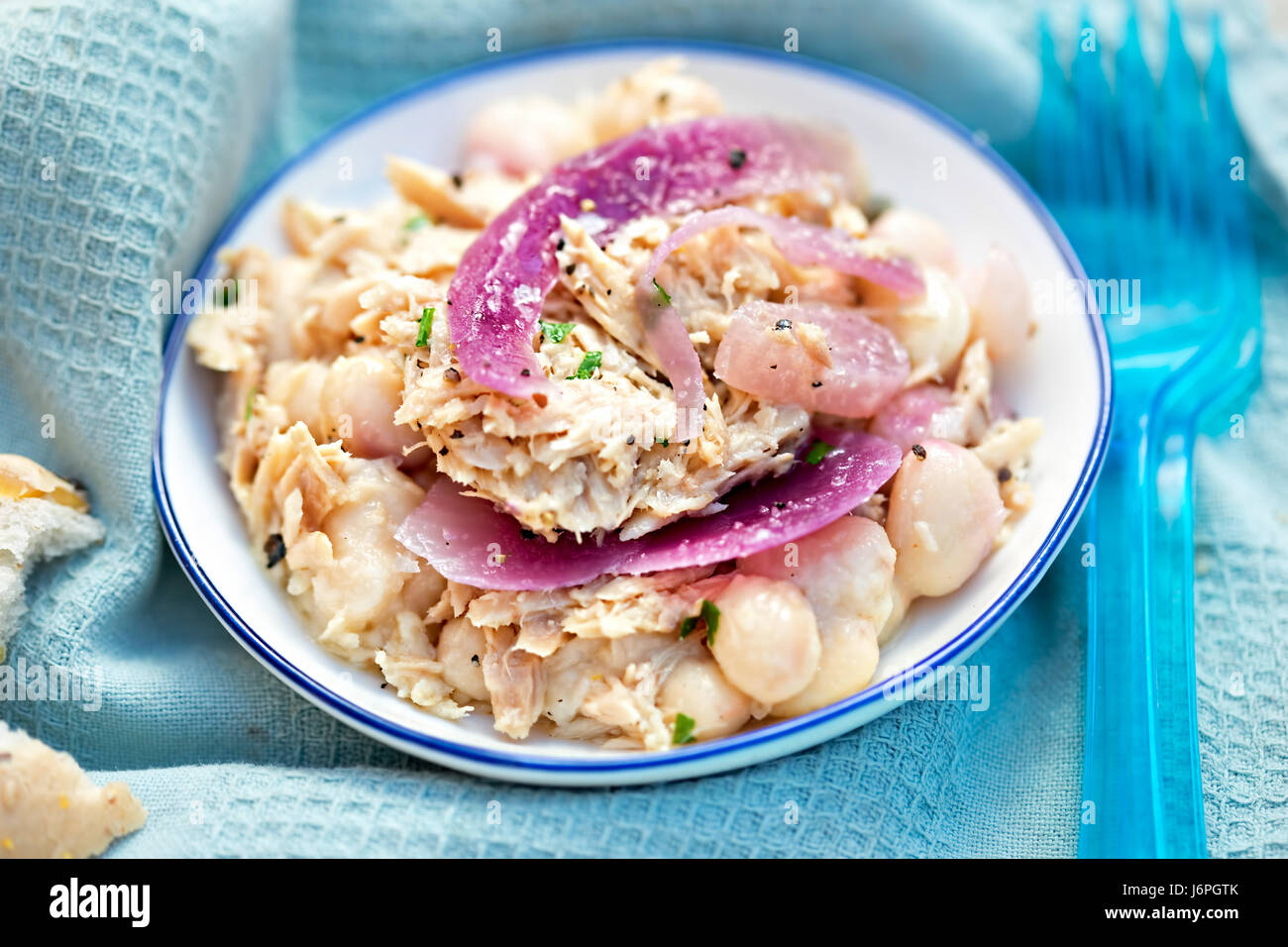 Tuna with beans & red onion Spanish style salad Stock Photo Alamy