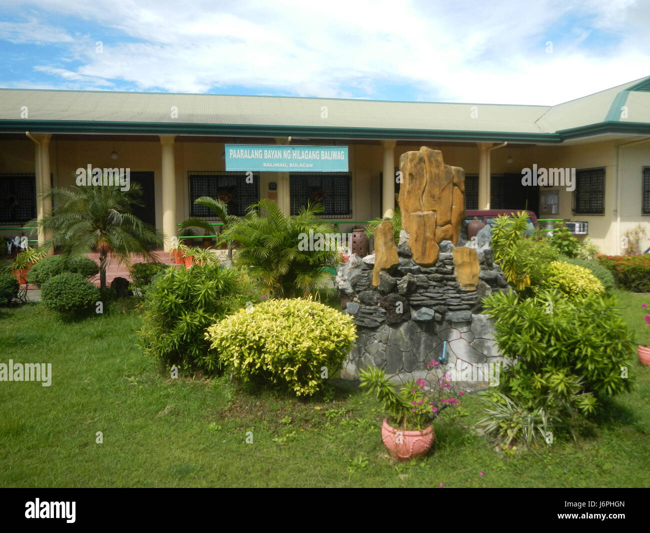 Sundial elementary school hi-res stock photography and images - Alamy