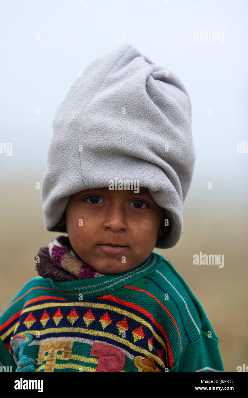 Little poor boy hi-res stock photography and images - Alamy