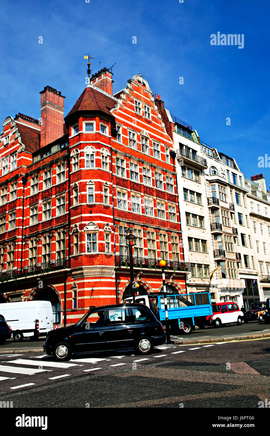 Busy traffic london street hi-res stock photography and images - Alamy