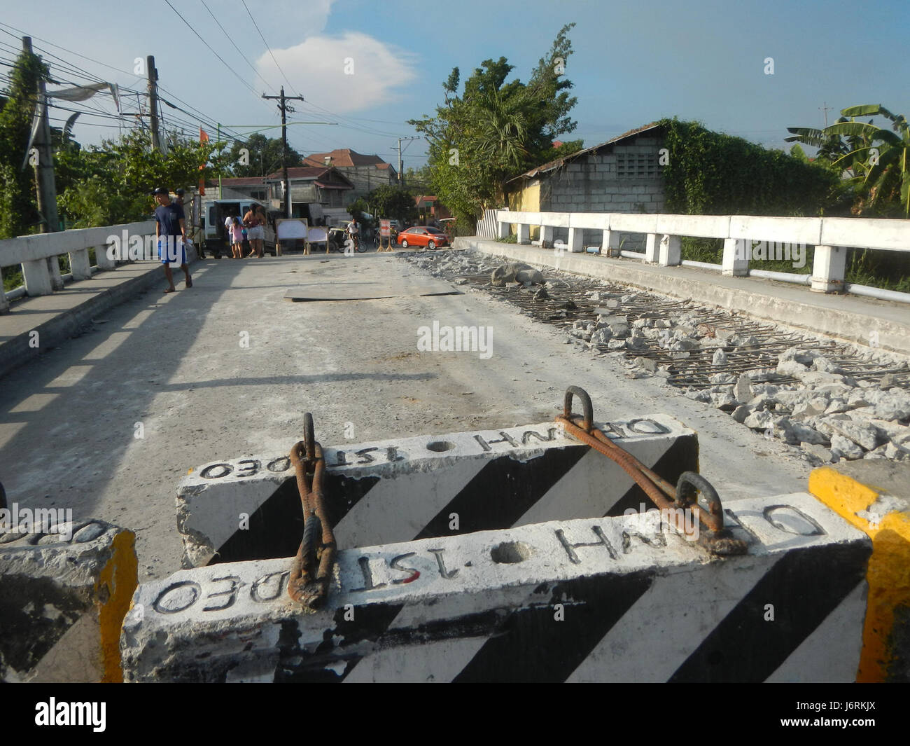 The Vicente Bridge, located over the Sapo River and Maisac Creek in ...