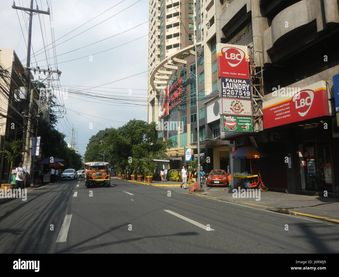 09449 Pedro Gil Lrt Station Malate Ermita Manila Streets 25 Stock Photo Alamy