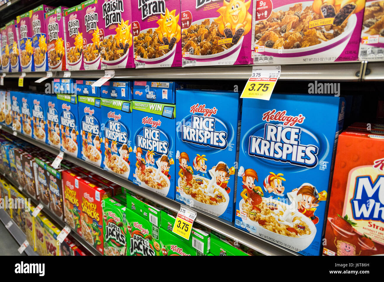 Breakfast cereal display on shelves hires stock photography and images