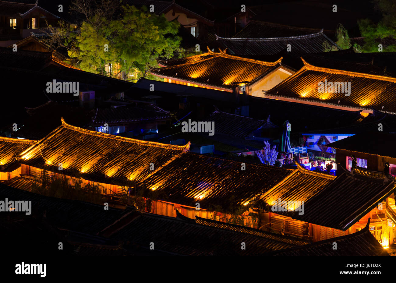 Night view of Old Town of Lijiang, Yunnan Province, China Stock Photo ...