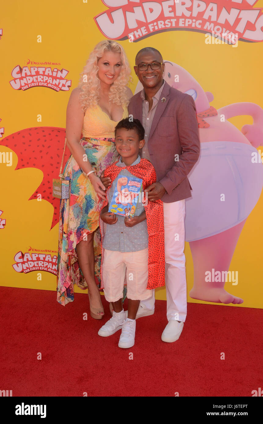 Westward, Ca. 21st May, 2017. Tommy Davidson at the Captain Underpants Los Angeles Premiere at the Village Theater in Westwood, California on May 21, 2017. Credit: David Edwards/Media Punch/Alamy Live News Stock Photo
