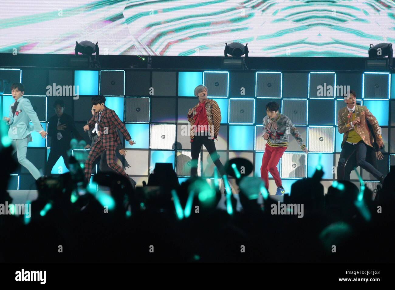 Hongkong China 21st May 17 Shinee Hongkong Concert Shinee World V In Hongkong China On 21th May 17 Photo By Tpg Credit Topphoto Alamy Live News Stock Photo Alamy Hongkong China 21st May 17 Shinee Hongkong Concert Shinee World V In Hongkong China On 21th May 17 Photo By Tpg Credit Topphoto Alamy Live News Stock Photo Alamy