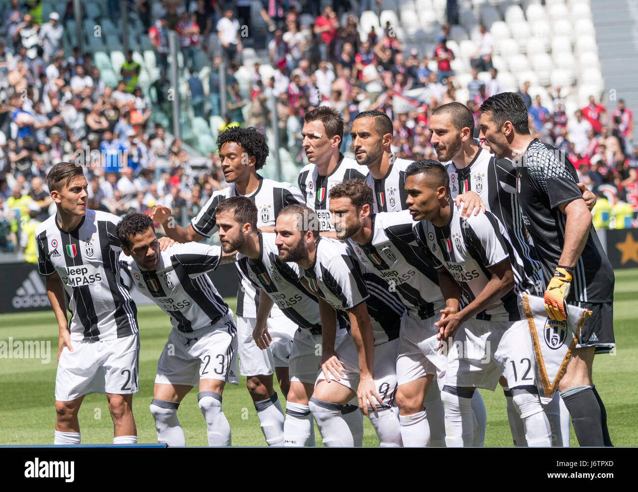 Turin, Italy. 21st May, 2017. Juventus team group line-up Football/Soccer : Juventus  team group shot (Top row - L to R) Juan Cuadrado, Mario Mandzukic, Medhi  Benatia, Leonardo Bonucci, Gianluigi Buffon, (Bottom